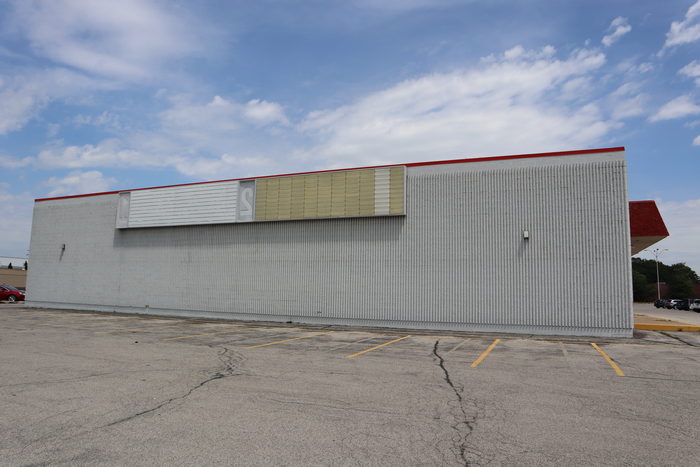 Plaza 1 & 2 Theatre - June 10 2022 Photo (newer photo)